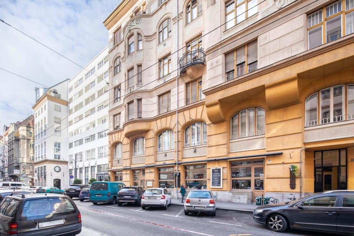 Extra Central Mini Studio - Lively Neighborhood Будапешт Екстер'єр фото